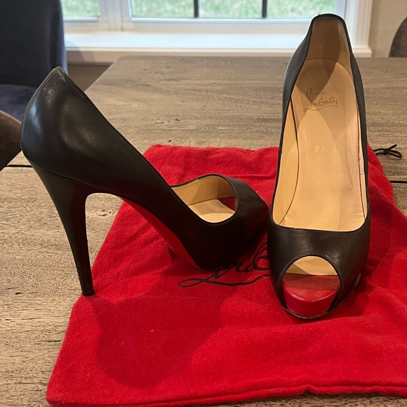 Very Privé 120 Peep-Toe Patent Leather Pumps - Picture 3 of 6